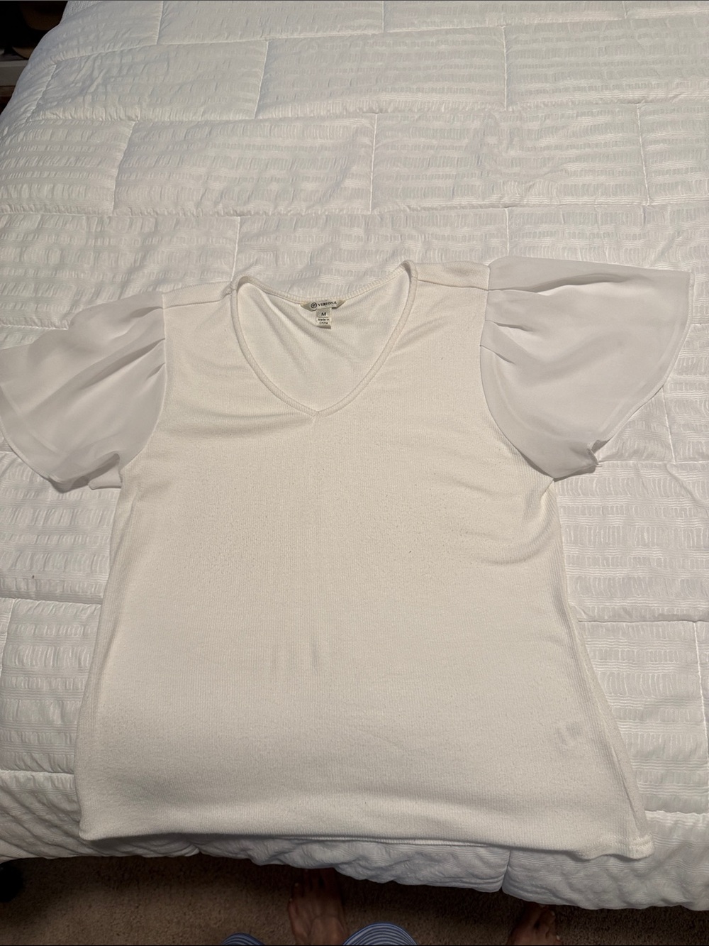 Versona White V-Neck Puff Sleeve Top